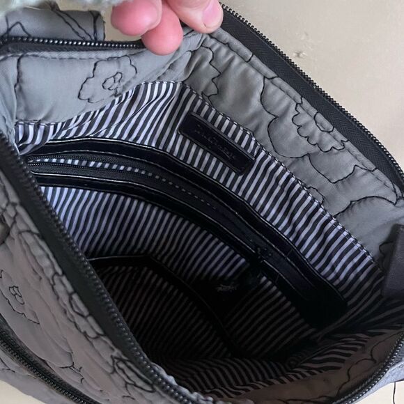 Thirty-One Quilted Poppy Floral Crossbody Bag Gray Black - Picture 4 of 11